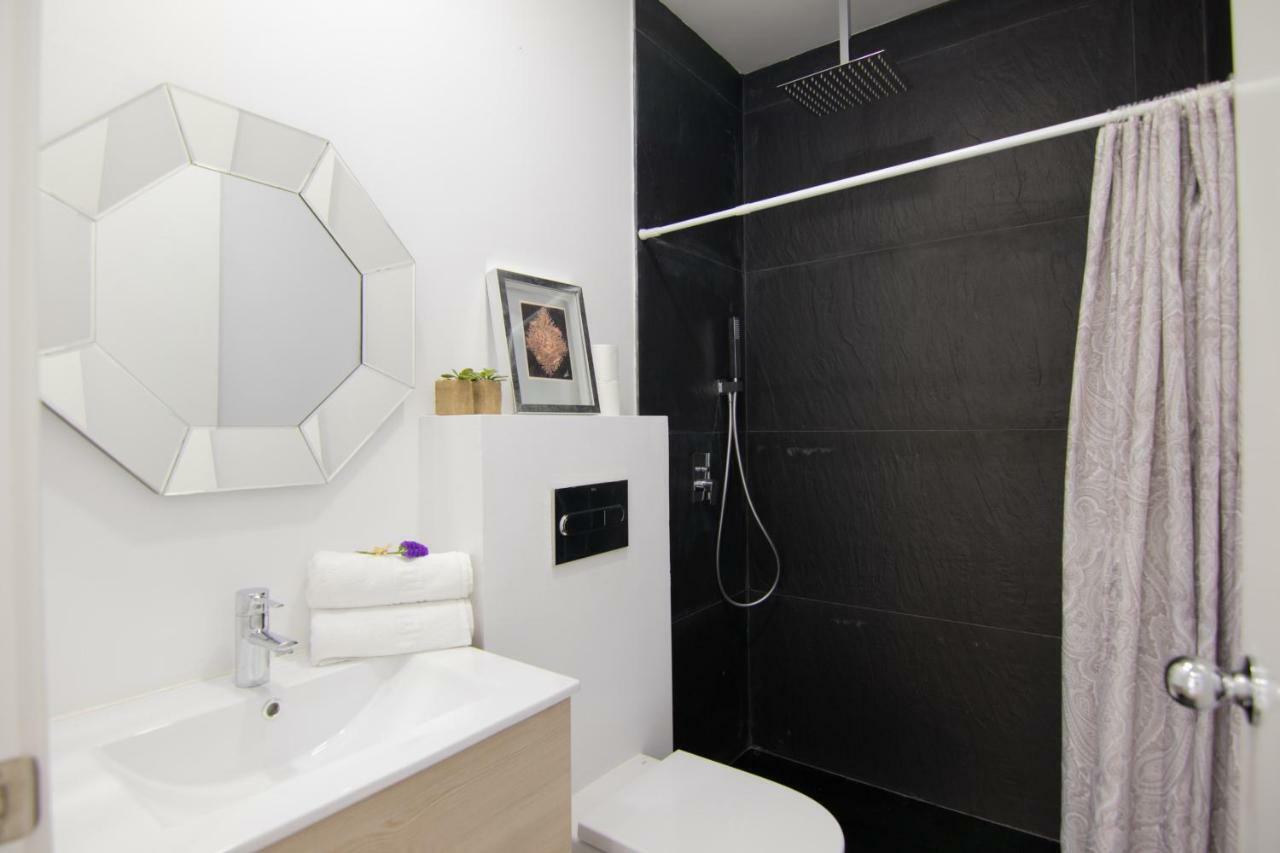 לאס פאלמס דה גראן קנאריה Homeforguest Stylish And Modern Apartment Overlooking Las Canteras מראה חיצוני תמונה